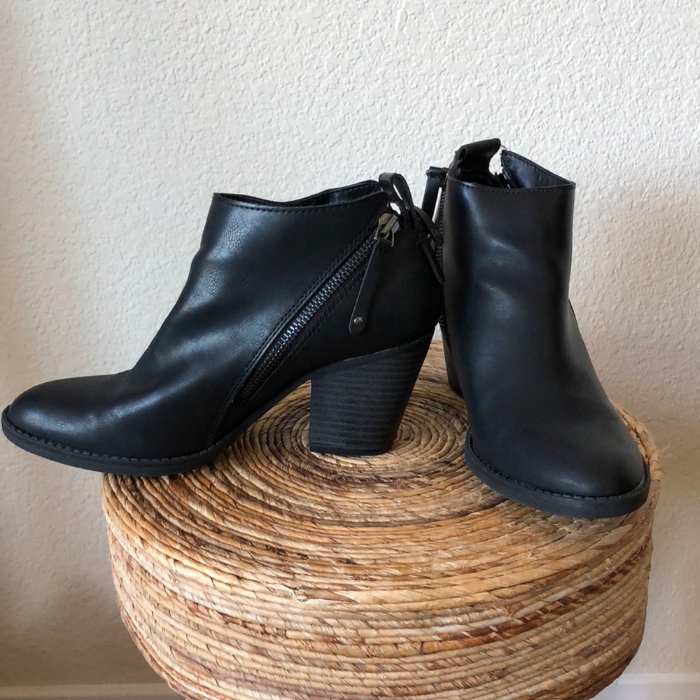 Women's dv Jameson Wide Width Double Side Zip Boot